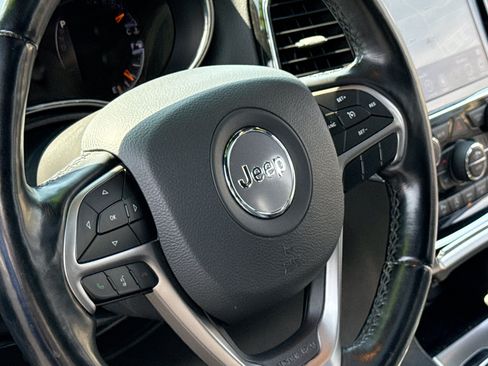 Used 2021 Jeep Grand Cherokee Limited AWD/4WD image 12