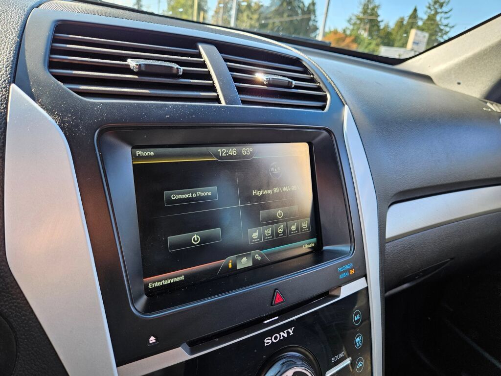 Used 2015 Ford Explorer Sport w/ Equipment Group 401A AWD/4WD image 24