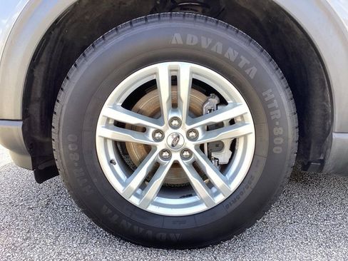 Used 2022 Ford Explorer XLT w/ Equipment Group 202A image 19