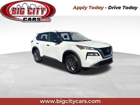 Used 2021 Nissan Rogue S FWD image 1