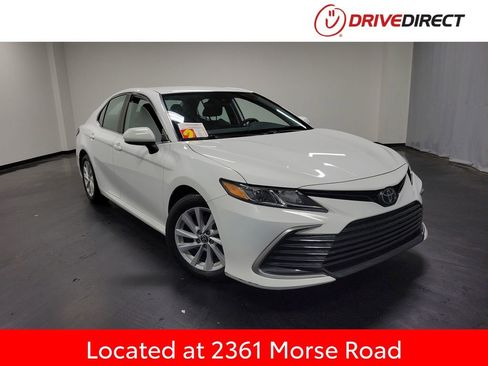 Used 2022 Toyota Camry LE FWD image 1