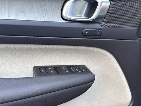 Used 2023 Volvo XC40 B5 Plus w/ Climate Package image 14