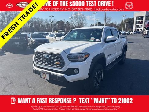 Used 2022 Toyota Tacoma TRD Off-Road image 1