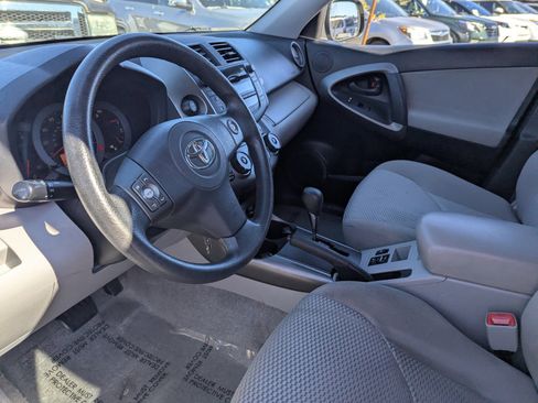 Used 2011 Toyota RAV4 image 16