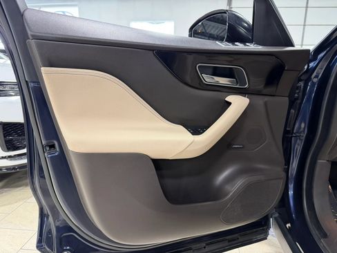 Used 2019 Jaguar F-PACE Prestige AWD/4WD image 35