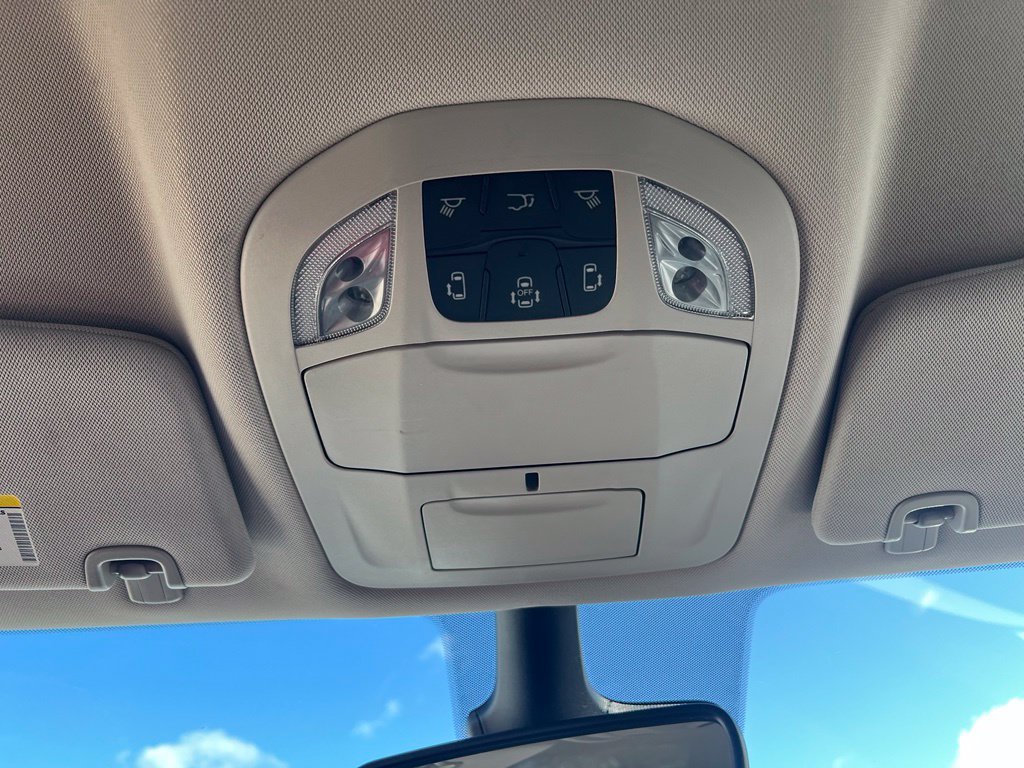 Used 2023 Chrysler Pacifica Touring-L FWD image 35