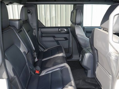 Used 2025 Ford Bronco Outer Banks image 24