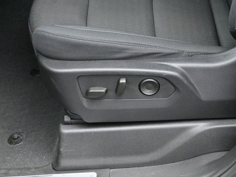 Used 2025 GMC Sierra 1500 Elevation image 13