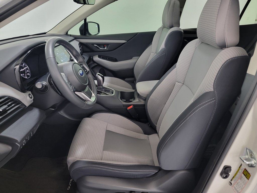 Used 2025 Subaru Outback Premium AWD/4WD image 14