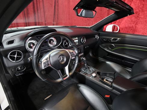 Used 2015 Mercedes-Benz SLK 250 image 14