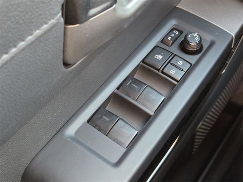 Used 2025 Toyota Tundra Limited image 25