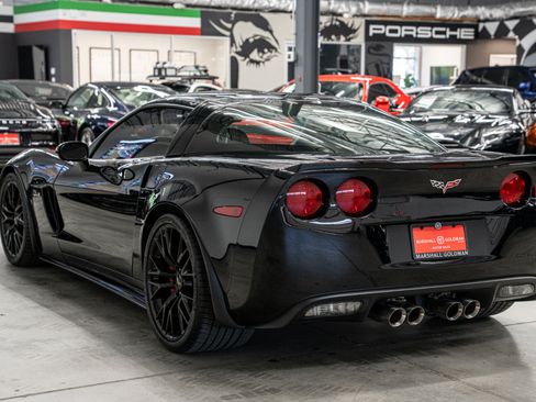 Used 2013 Chevrolet Corvette Z06 w/ 3LZ Preferred Equipment Group RWD image 6
