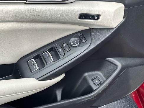 Used 2020 Honda Accord Touring image 16