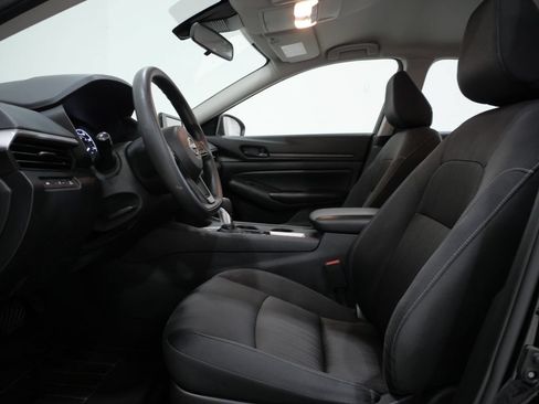 Used 2024 Nissan Altima 2.5 S FWD image 12