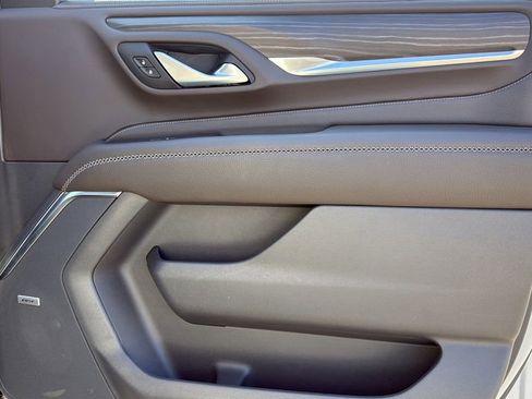 Used 2022 GMC Yukon Denali w/ Denali Premium Package image 10