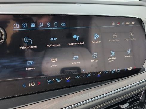 New 2025 Chevrolet Suburban Premier image 25