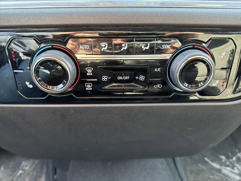 Used 2023 Chevrolet Silverado 1500 LT image 28