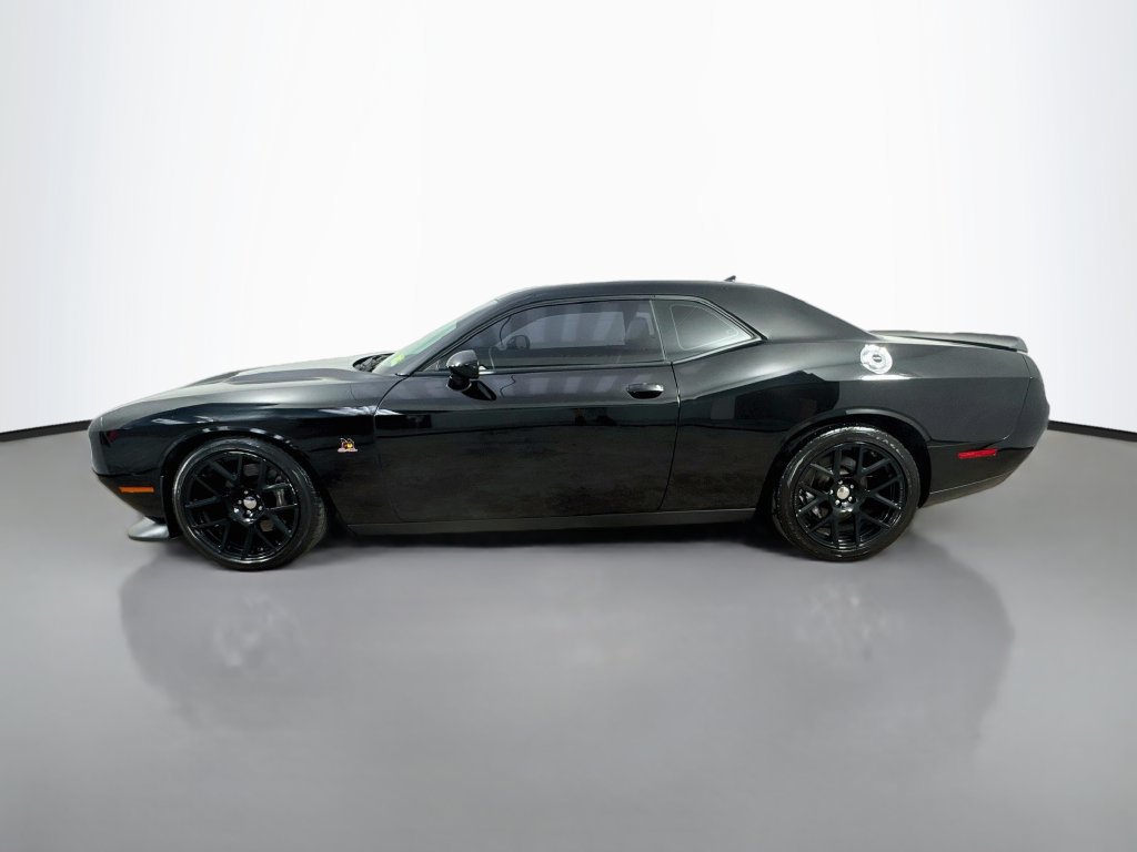 Used 2015 Dodge Challenger R/T Scat Pack w/ Leather Interior Group RWD image 4