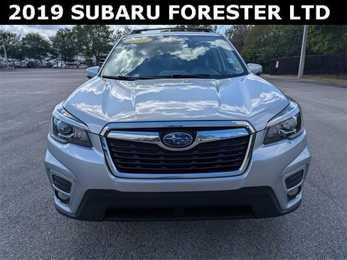 Used 2019 Subaru Forester Limited image 8