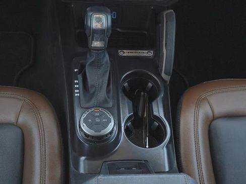 Certified 2024 Ford Bronco Outer Banks image 13