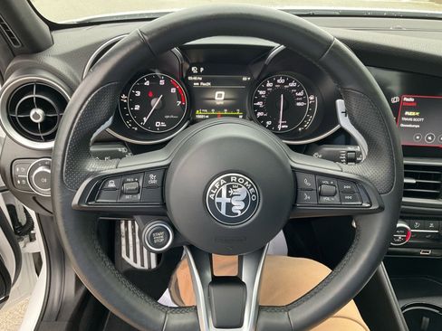 Used 2022 Alfa Romeo Giulia Veloce image 16