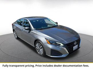 Used 2025 Nissan Altima 2.5 SV FWD video 1