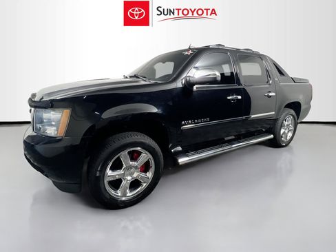 Used 2012 Chevrolet Avalanche LTZ image 9