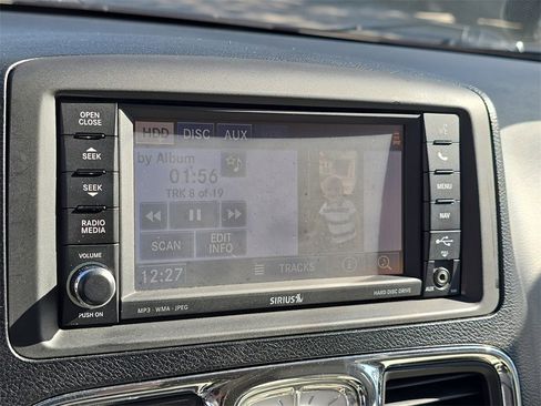 Used 2012 Chrysler Town & Country Touring-L w/ Premium Group image 21