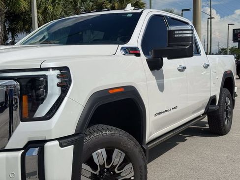 Used 2025 GMC Sierra 2500 Denali w/ Denali Reserve Package AWD/4WD image 6