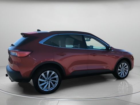 Certified 2022 Ford Escape Titanium w/ Titanium Elite Package AWD/4WD image 30