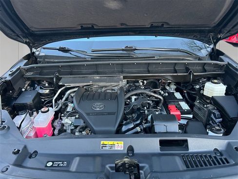 Used 2023 Toyota Highlander XLE image 20