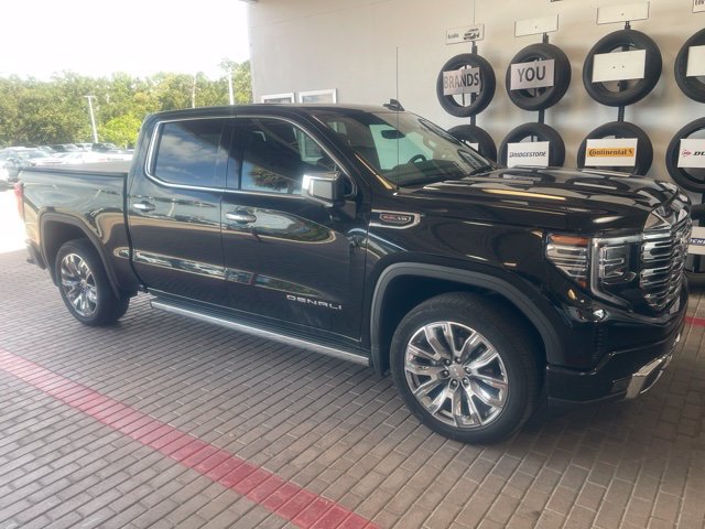 Used 2024 GMC Sierra 1500 Denali AWD/4WD image 3