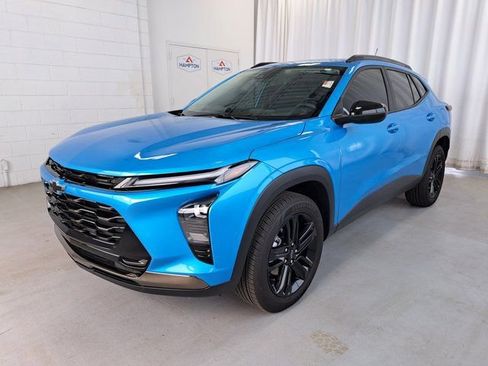 Used 2025 Chevrolet Trax ACTIV w/ Driver Confidence Package image 2