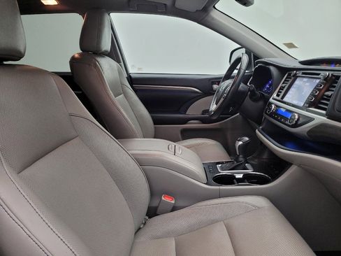 Used 2018 Toyota Highlander Limited Platinum w/ Carpet Mat Package (TMS) image 21