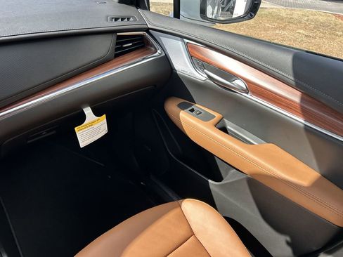 New 2026 Cadillac XT5 Premium Luxury w/ Driver Assist Package image 16