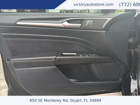Used 2020 Ford Fusion Titanium AWD/4WD image 9