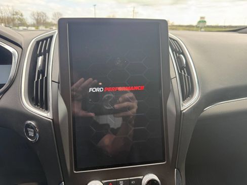 Used 2021 Ford Edge ST image 18