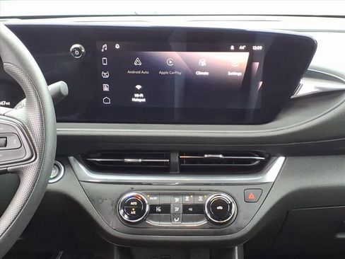 Certified 2024 Buick Envista Preferred w/ Advanced Safety Package image 10