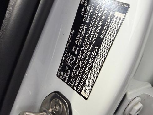 Used 2025 Porsche Macan AWD/4WD image 25