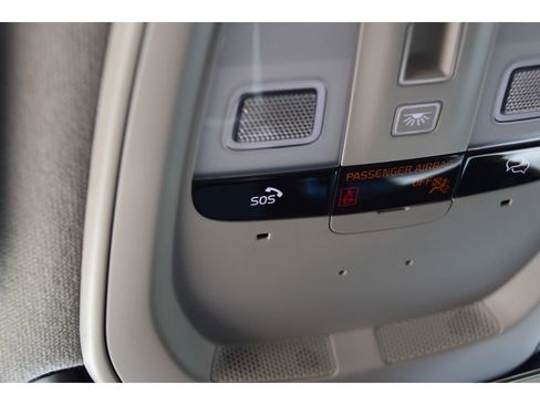 New 2026 Volvo XC40 B5 Plus w/ Protection Package Premier image 38