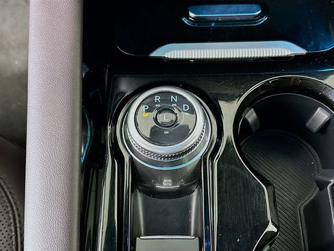 Used 2025 Ford Explorer Platinum w/ LUX Leather Package image 25