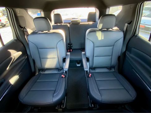 New 2026 Chevrolet Traverse LT w/ LPO, Floor Liner Package image 30