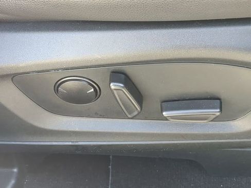 Used 2023 Ford Explorer Limited image 45