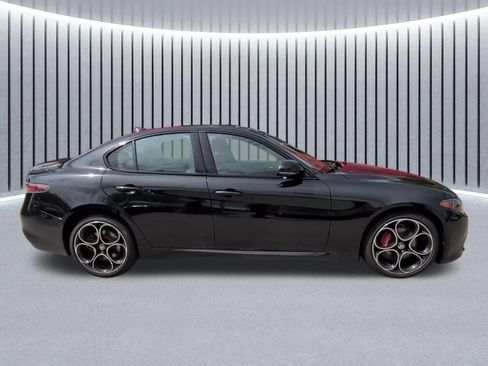 Used 2024 Alfa Romeo Giulia Veloce AWD/4WD image 20