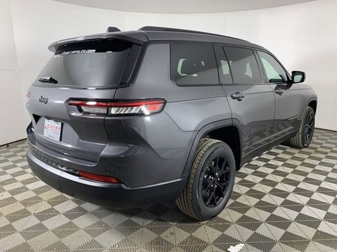 New 2025 Jeep Grand Cherokee L Altitude image 2