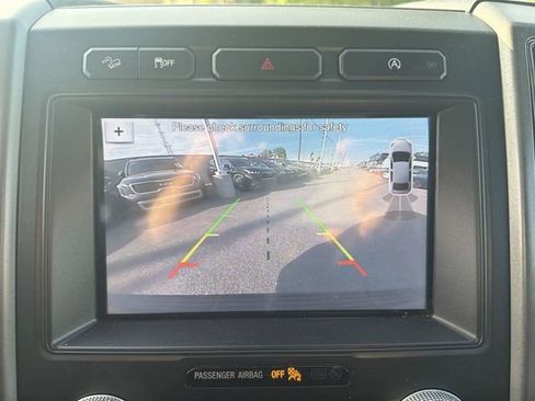 Used 2018 Ford Expedition Max XLT w/ Equipment Group 202A AWD/4WD image 17