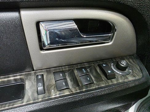 Used 2017 Ford Expedition EL Limited image 17