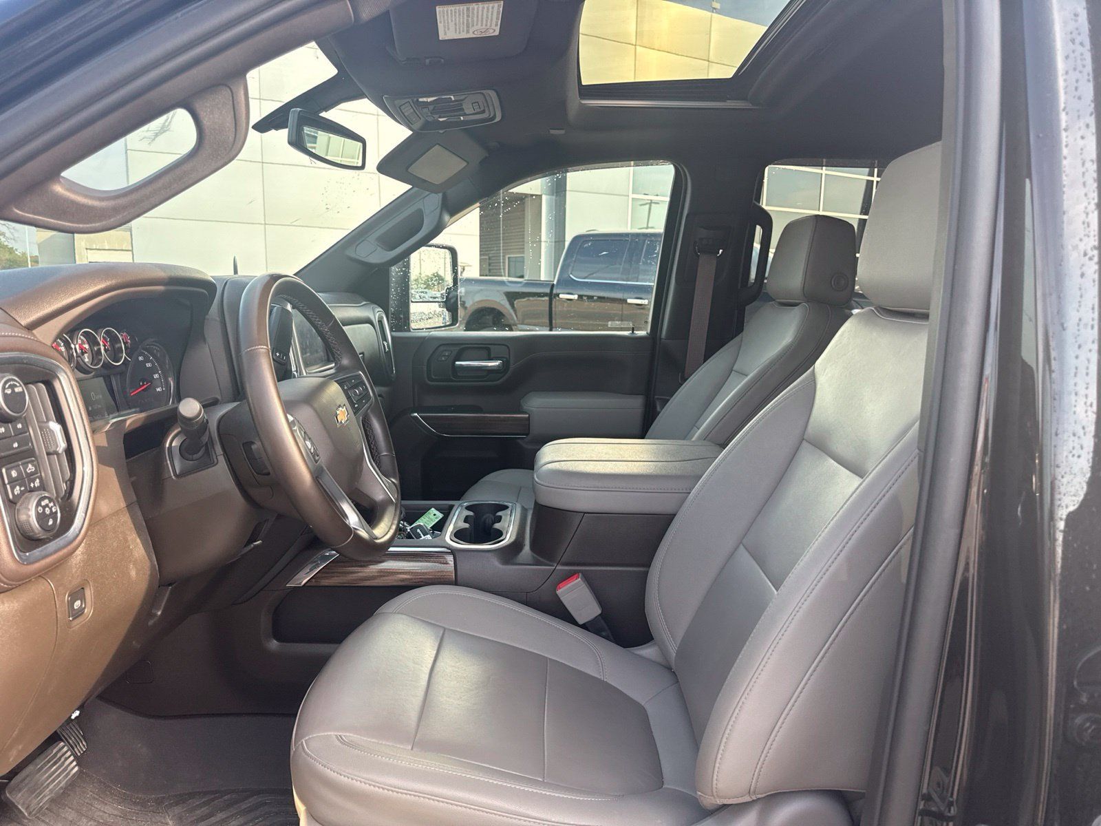 Used 2023 Chevrolet Silverado 2500 LT w/ Convenience Package AWD/4WD image 9