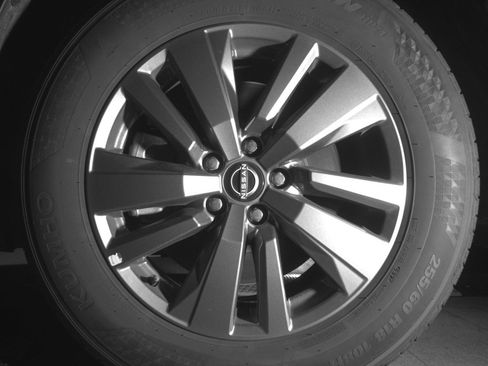 Used 2025 Nissan Pathfinder SV FWD image 12