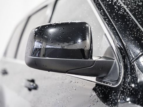 Used 2019 Jeep Grand Cherokee Laredo w/ Security & Convenience Group image 19